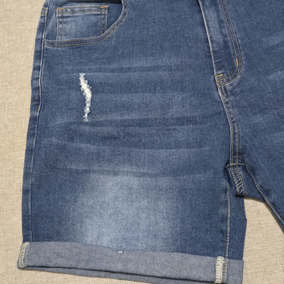 High-Rise Blue Denim Jean Shorts with Folded Hem - Picture 4 of 8